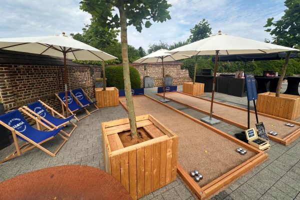 Mobiele pop-up petanquebaan huren met aankleding